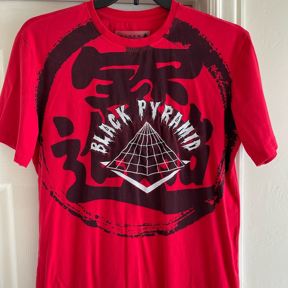 BLACK PYRAMID Red
